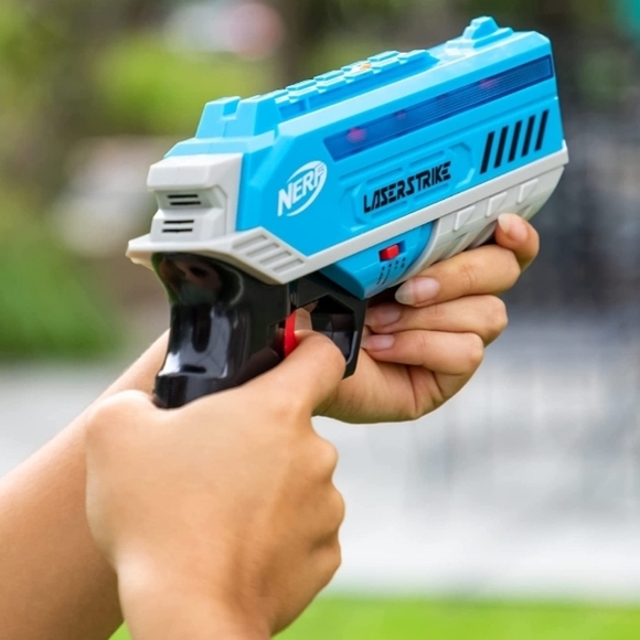 *NERF Laser Strike 2 Player Lazer Tag Pack - Picture 5 of 6